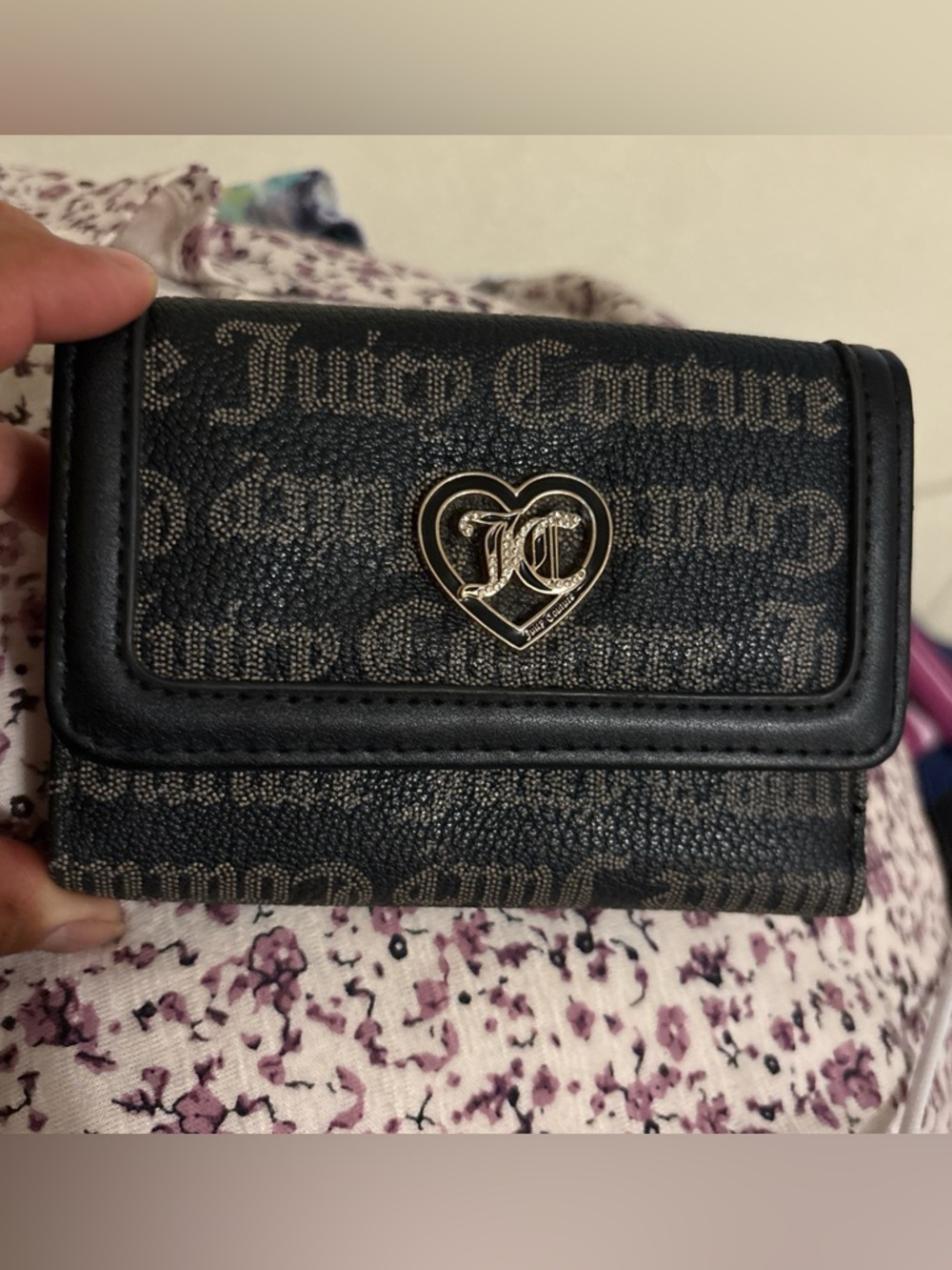 Juicy Couture Black Logo Heart-Emblem Wallet - Picture 1 of 15